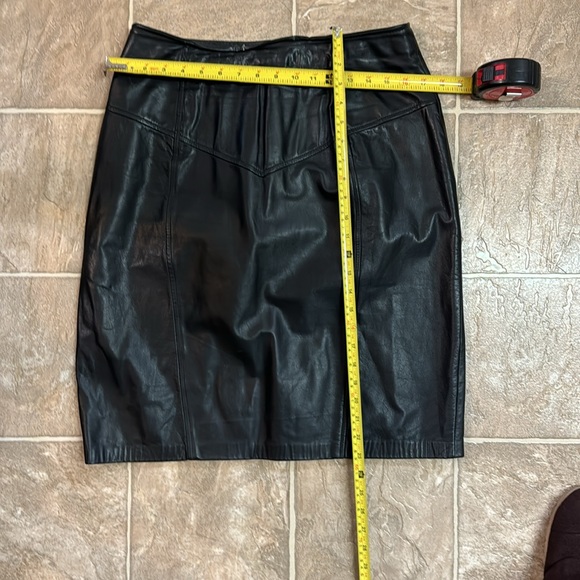 Vintage Real Leather Women’s Midi Skirt Size 20W by design assets - Picture 3 of 6